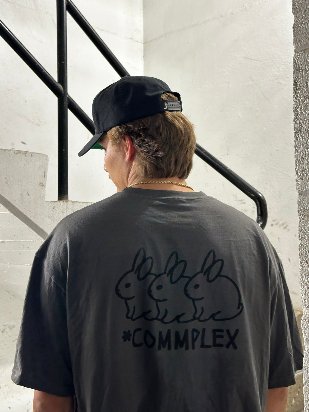 RELAXED TEE